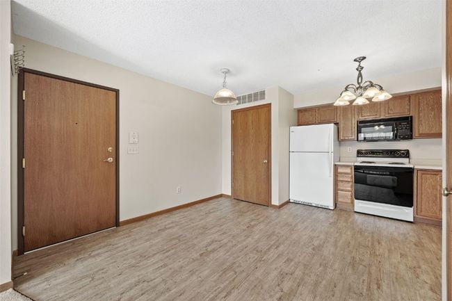 APT-2 - 3120 Wilson Ave Sw, Condo with 2 bedrooms, 1 bathrooms and null parking in Cedar Rapids IA | Image 7