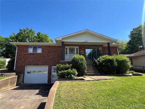 907 Henderson Ave, Poplar Bluff, MO, 63901-5607 | Card Image