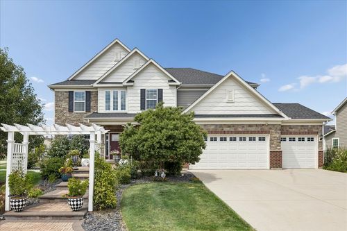 4327 Plantree Rd, Naperville, IL, 60564-1240 | Card Image