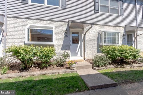2092 Mary Ellen Ln, STATE COLLEGE, PA, 16803-1666 | Card Image