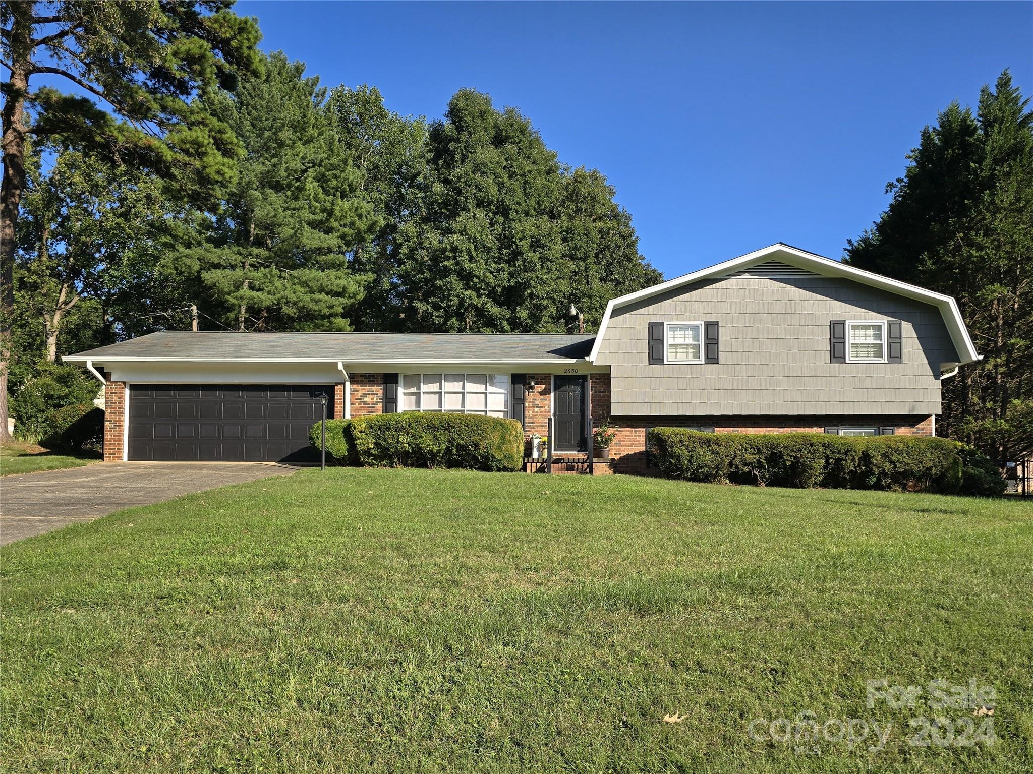 31st Street Ct, Hickory, NC 28601