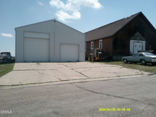 600 12th Ave Ne, Beulah, ND, 58523-7107 | Card Image