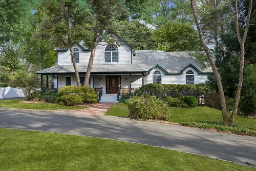 31 Tredwell Ln, Sag Harbor, NY, 11963-1532 | Card Image