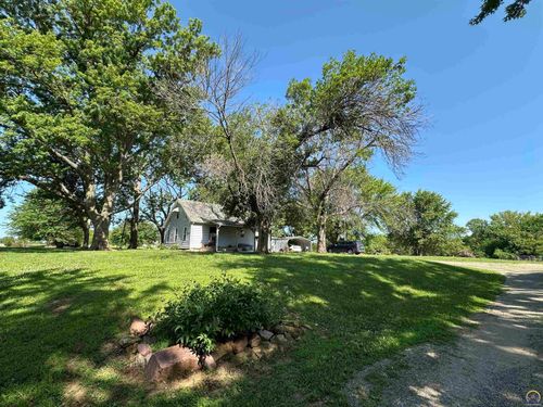2030 Ne 46th St, Topeka, KS, 66617-3910 | Card Image