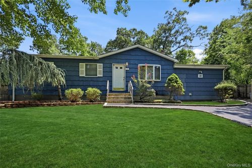 28 Twilight Rd, Rocky Point, NY, 11778-9786 | Card Image