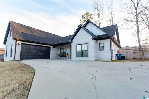 605 Remington Ct Se, JACKSONVILLE, AL, 36265-3938 | Card Image