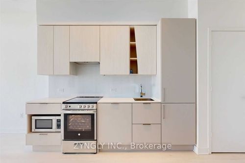 322-3900 Confederation Parkway, Mississauga, ON, L5B0M3 | Card Image