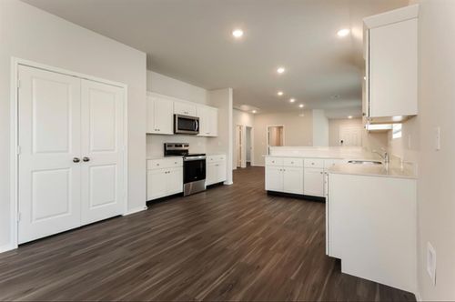 2103 Crimson Lake Blvd, El Reno, OK, 73036-4283 | Card Image