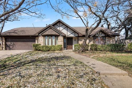 604 Baker Dr, Hurst, TX, 76054-3428 | Card Image