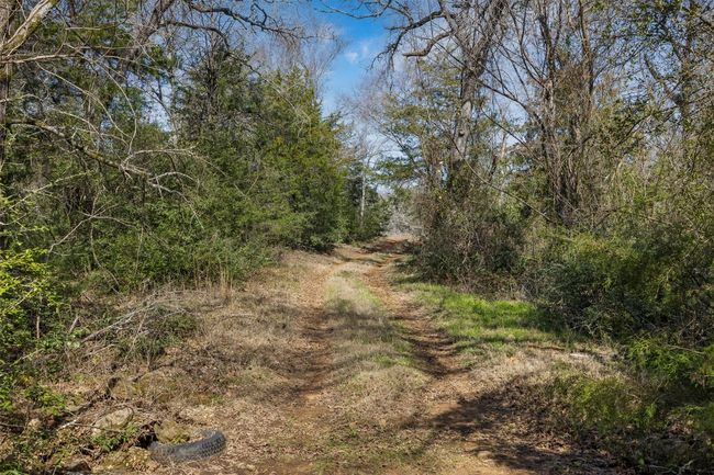 1949 County Road 347 Loop, Home with 3 bedrooms, 2 bathrooms and 3 parking in Gause TX | Image 25