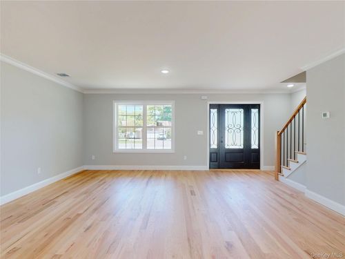 492 Blue Point Rd, Farmingville, NY, 11738-1818 | Card Image