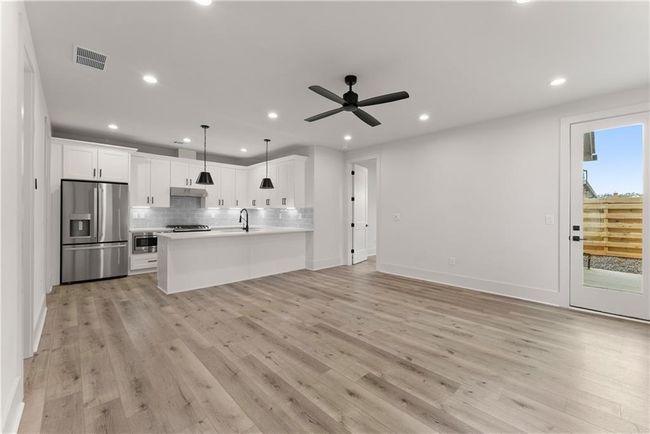 396 Forrest Ave, Townhouse with 3 bedrooms, 3 bathrooms and null parking in Gainesville GA | Image 6