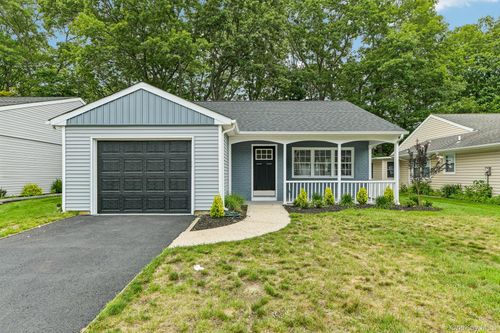 190 Canterbury Dr, Ridge, NY, 11961-2009 | Card Image