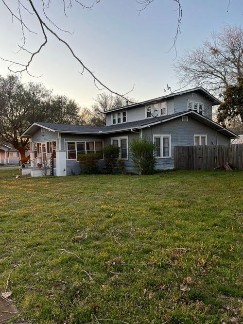 100 E Mulberry St, Leonard, TX, 75452-2255 | Card Image