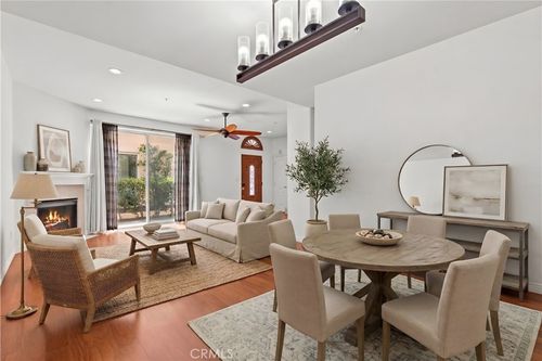 8-4732 Radford Ave, Valley Village, CA, 91607-4161 | Card Image