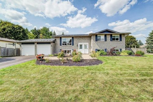 73 Falcon Dr, Elmira, ON, N3B3H7 | Card Image
