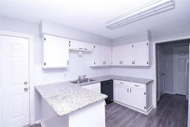 23303 Calico Corners Ln, House other with 3 bedrooms, 2 bathrooms and 2 parking in Spring TX | Image 8