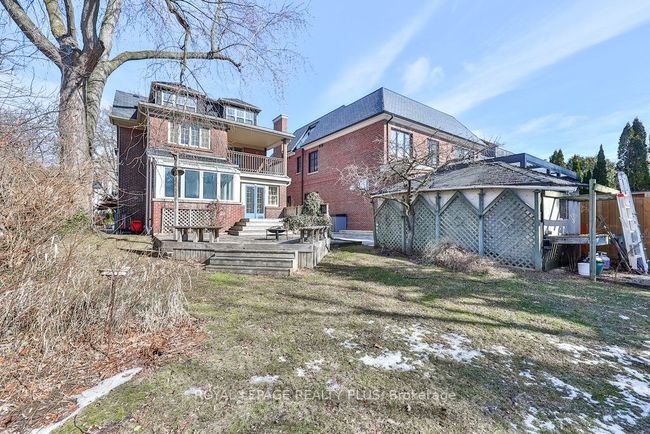 225 Glenrose Ave, House other with 4 bedrooms, 3 bathrooms and 4 parking in Toronto ON | Image 32