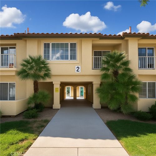 19135 Palo Verde Dr, Apple Valley, CA, 92308-8909 | Card Image