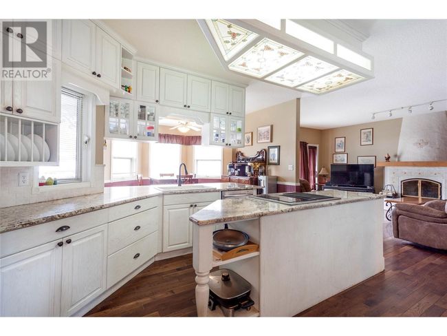 6655 Cosens Bay Rd, House other with 7 bedrooms, 5 bathrooms and 8 parking in Coldstream BC | Image 19
