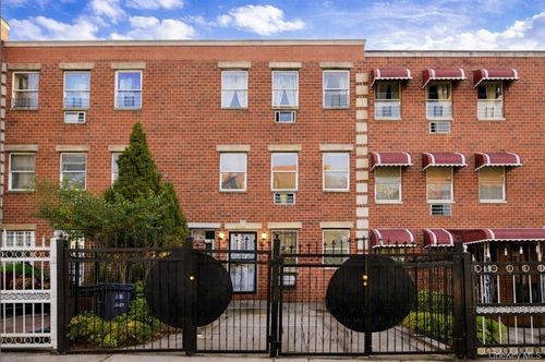 2084 Davidson Ave, Bronx, NY, 10453-3324 | Card Image