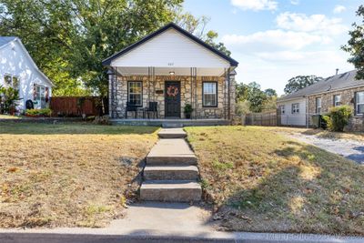 807 N Grant Avenue, House other with 2 bedrooms, 1 bathrooms and null parking in Sand Springs OK | Image 2