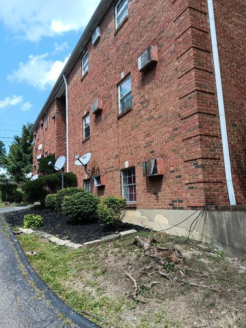 2777 Montana Ave, Cincinnati, OH, 45211 | Card Image