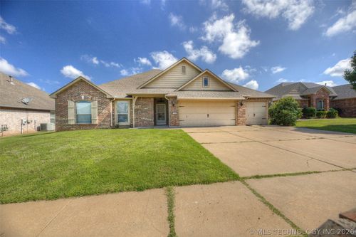 3318 E Fairmont Pl, Broken Arrow, OK, 74014-8797 | Card Image