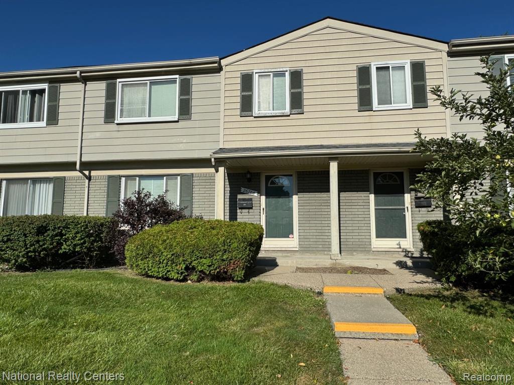 Franklin Pointe Dr, Southfield, MI 48034