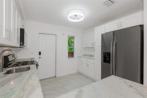 b-1914 Dewey St, Hollywood, FL, 33020-6020 | Card Image