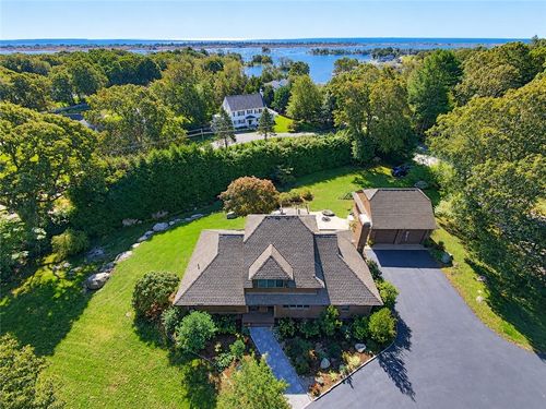 3 Rock Ridge Rd, Westerly, RI, 02891-3704 | Card Image