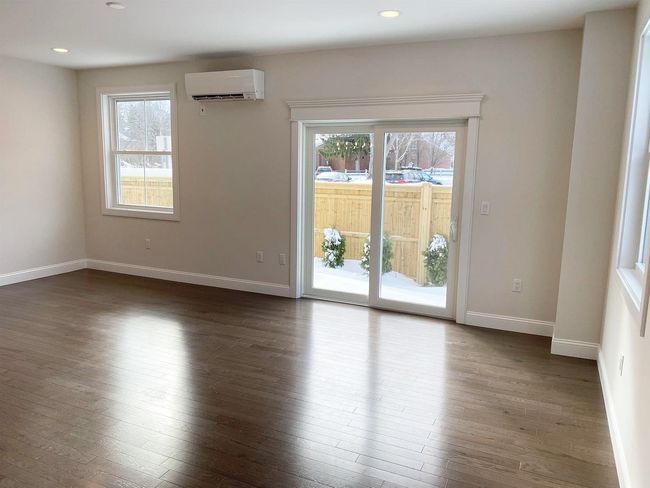 UNIT-103 - 12R Front St, Condo with 2 bedrooms, 2 bathrooms and null parking in Exeter NH | Image 4