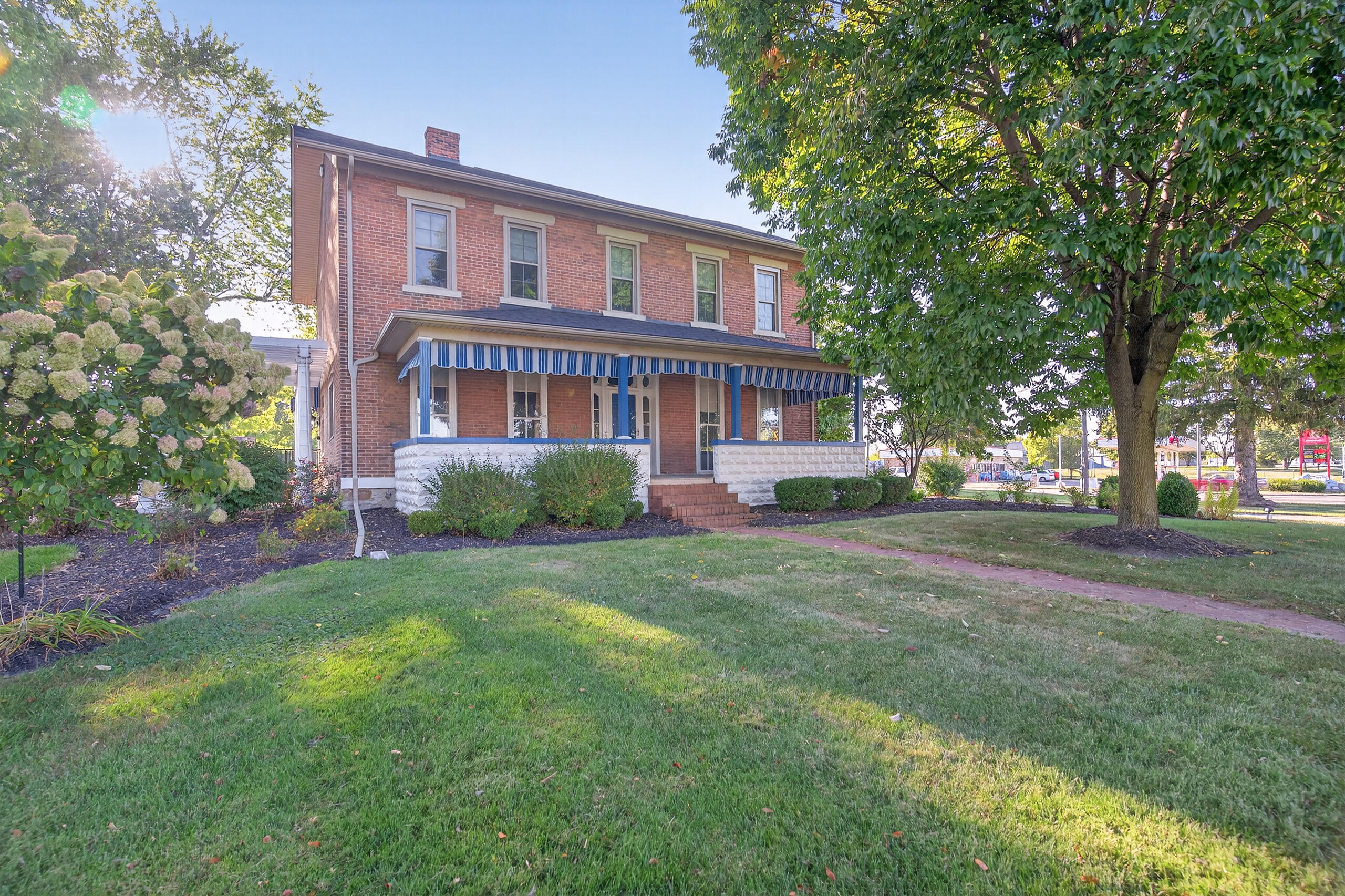 Commercial Sale in Sidney 2