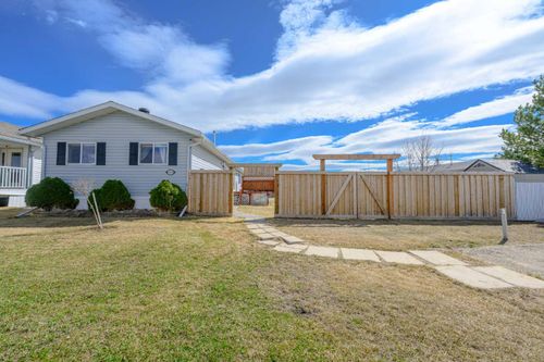 9509 109 Ave, Clairmont, AB, T8X5B8 | Card Image