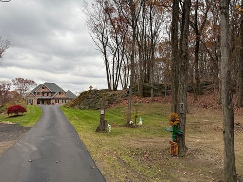 27 Holley Ln, Prospect, CT, 06712-1484 | Card Image