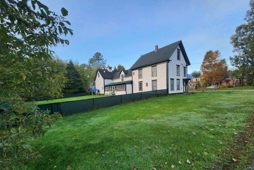 25 Park St, Barton, VT, 05822-8614 | Card Image
