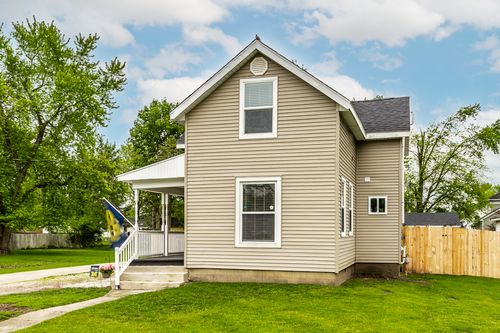 327 W Wyandotte Rd, Mulberry, IN, 46058-9479 | Card Image