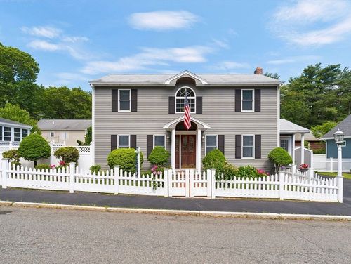 42 Woodland Rd, Wakefield, MA, 01880-3126 | Card Image