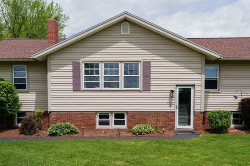 2515 Mountain View Road, Williston, VT, 05495 | Card Image