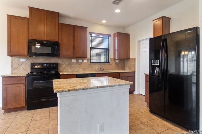 10210 Fossil Vly, House other with 3 bedrooms, 3 bathrooms and null parking in San Antonio TX | Image 5