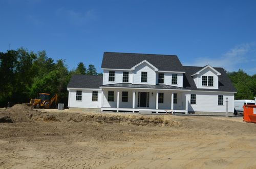 40 Tirrell Hill Rd, Bedford, NH, 03110-5208 | Card Image