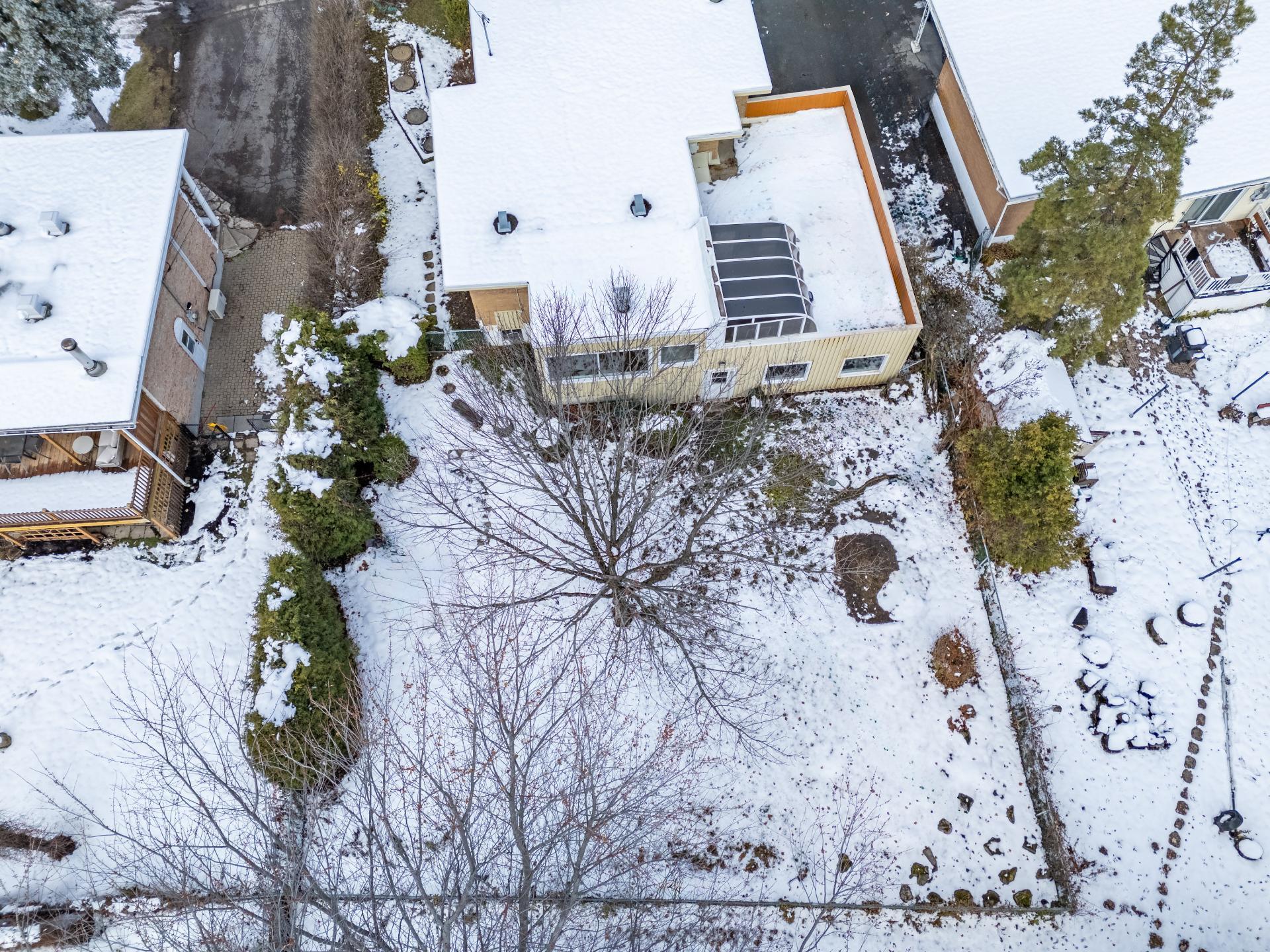 Residential in Laval (Saint-François) 5