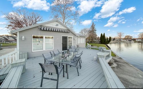 131 Bennett Dr, Michigan Center, MI, 49254-1215 | Card Image
