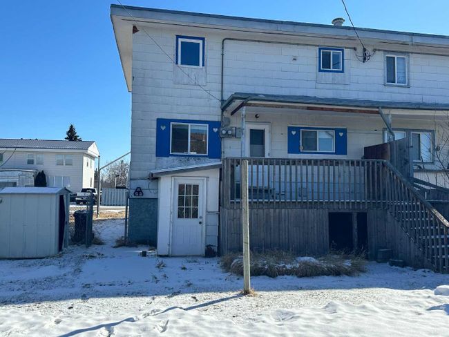 9837 100 A Avenue, Home with 4 bedrooms, 2 bathrooms and 3 parking in Sexsmith AB | Image 2