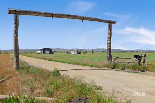 161 E 200 N, Fairfield, ID, 83327-5536 | Card Image