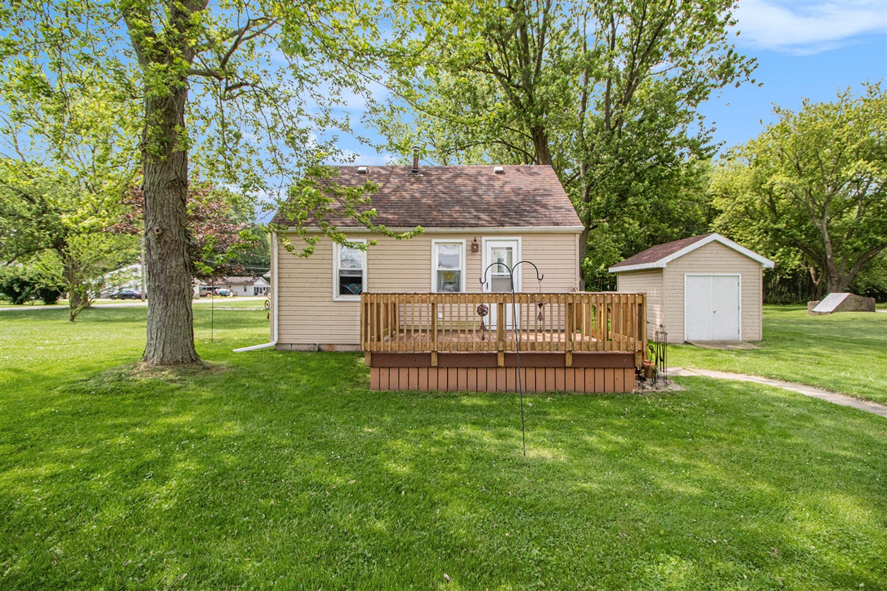 Bayside Dr, Monroe, MI 48161