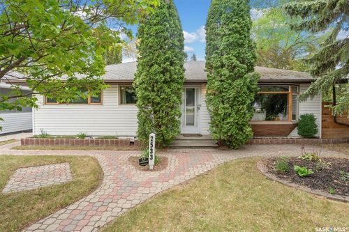 2533 William Ave, Saskatoon, SK, S7J1B2 | Card Image