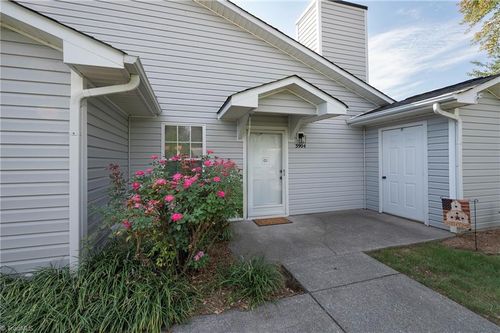3904 Westridge Meadow Cir, Clemmons, NC, 27012-8609 | Card Image