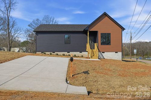 1021 Elm St, Kannapolis, NC, 28081-2026 | Card Image