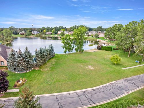 4544 Coastal Pkwy, White Lake, MI, 48386-1106 | Card Image